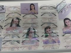 -翰佐蔡司小乐圆·依视路星趣控·暴龙眼镜折扣店