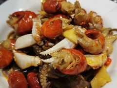 捞汁小海鲜-马路牙子地桌烤肉(工体店)