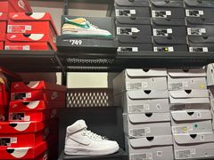 -NIKE北京赛特换季优惠店