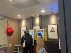 -麦当劳(上海虹桥站30B检票口楼上)