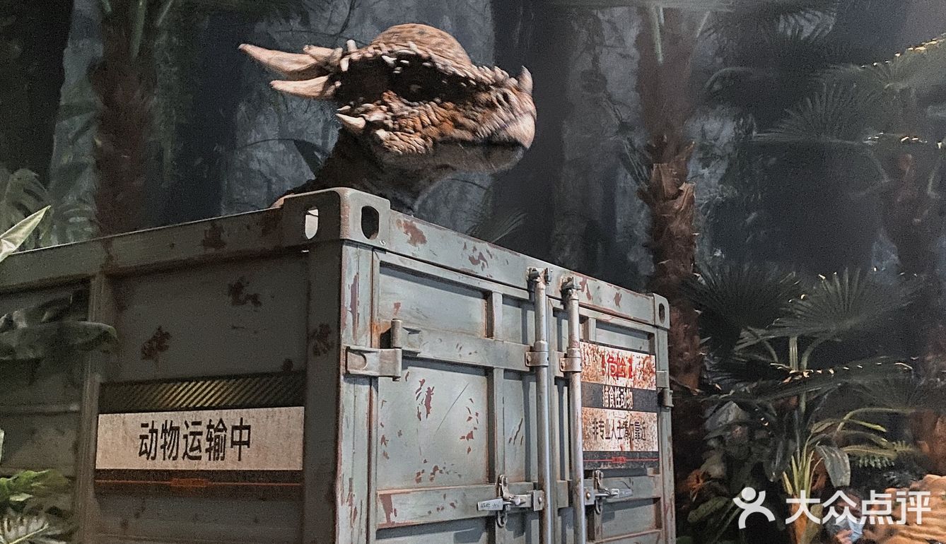 妈耶，恐龙复活了！？带你亲眼观赏一比一还原最真实的侏罗纪世界