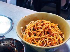 炸酱拌面-老上海食惠裡小籠包生煎包