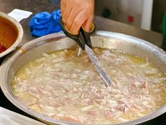 -鸿浩扒猪脚米线