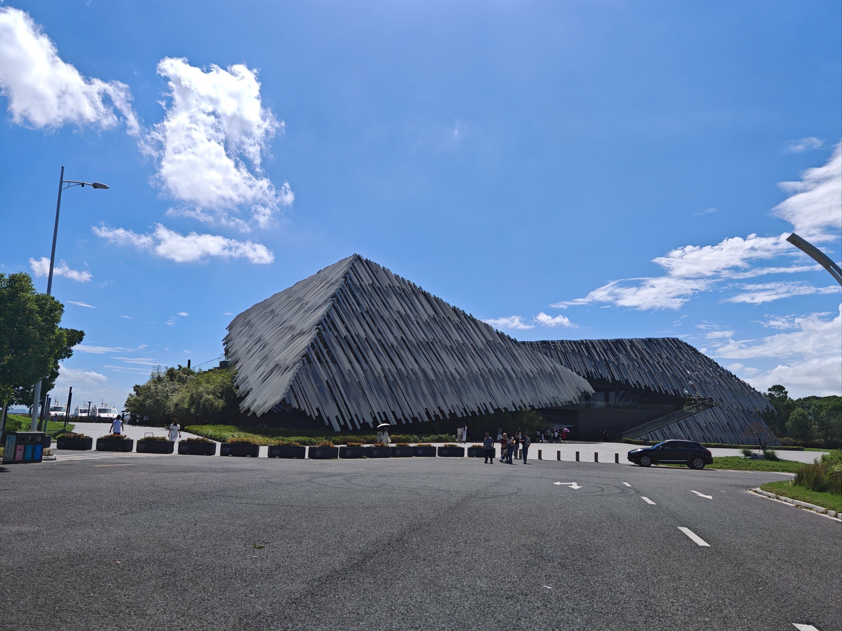 阳澄湖美人腿半岛其实是个游船码头,乘游艇