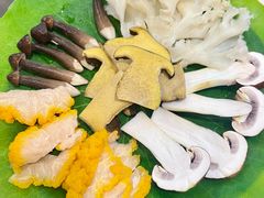 -钢管厂五区小郡肝串串香火锅(梅川路店)