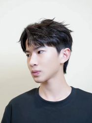 -一家只做男发烫染的店