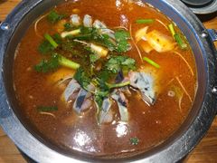 -野山舂·贵州现舂酸汤火锅(鸿通城店)