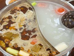 鸳鸯锅-肥婆麻辣火锅.顺德首创药材麻辣火锅(容桂店)