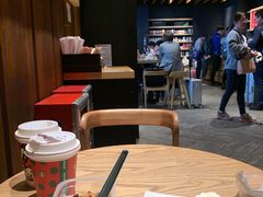 大堂-星巴克(广州南站A18检票口楼上)