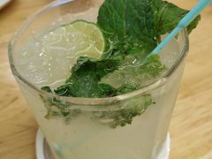 -J Daeng Seafood
