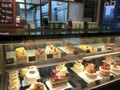 面包甜点陈列柜-Dough&Joe团憩(瑞虹天地月亮湾店)