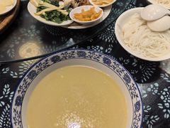 -桥香园云南过桥米线(金马碧鸡店)