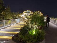 -茅草房·河畔园林火锅