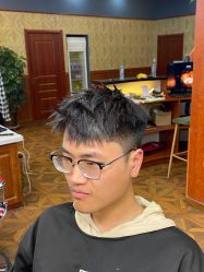 -海文先生国潮烫染男士理发馆