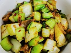 猪油渣炒菜梗-笨罗卜浏阳菜馆(龙华鹏润达店)