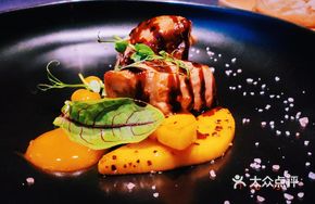 Pan-Seared Foie Gras with Mango and Grapefruit Sauce