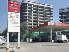 -冠德石油威程加油站