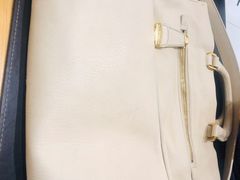 -爱革·奢品·鞋包·衣物·家居(金桥国际商业广场店)