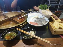 -沸炉重庆老火锅(军事博物馆店)