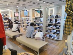 -hotwind热风(世纪东方广场店)