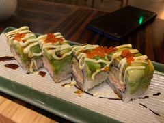 三文鱼牛油果反卷-山葵家·创意料理(万象汇店)