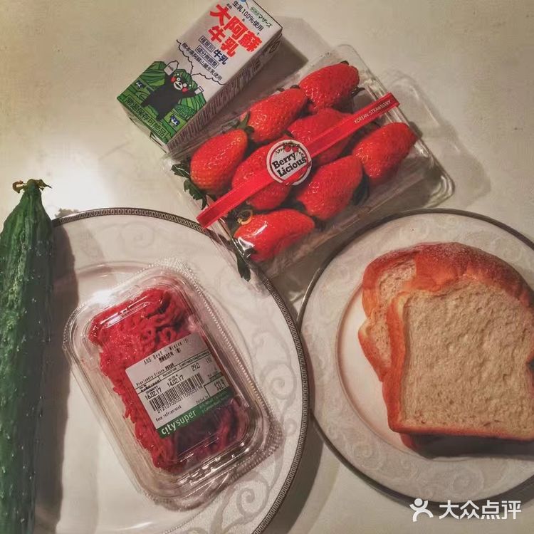 「香炒黄瓜条牛肉糜配搭烤全麦吐司」