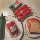 「香炒黄瓜条牛肉糜配搭烤全麦吐司」