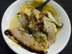 猪颈肉芝士捞公仔面-新记餐厅(香槟大厦店)