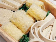 -左庭右院鲜牛肉火锅(金山万达店)