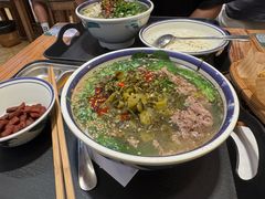 -云阿蛮云南生烫牛肉米线(奉贤路店)