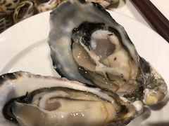 爱尔兰生蚝刺身-松山湖凯悦酒店·Café自助餐厅·周末火舞秀表演