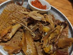 -头上红煨盐鸡·非遗院子餐厅
