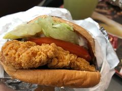 麦辣鸡腿堡-麦当劳(明洞店)