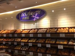 面包甜点陈列柜-老佛爷饼店