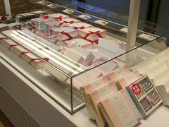 面包甜点陈列柜-好利来(东直门银座店)