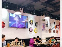 大堂-長壹旋转烤吧 农家鸡火锅