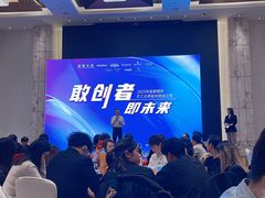 -上海漕河泾万丽酒店