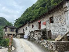 -高荡千年布依古寨旅游景区