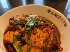 -富正毅三下锅·湘西韵味(天门山索道店)