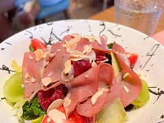 烟熏鸭胸牛油果沙拉-Kathleen's Bistro&Bar 凯圣琳西餐厅(漕河泾印象城店)