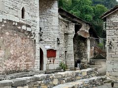 -高荡千年布依古寨旅游景区