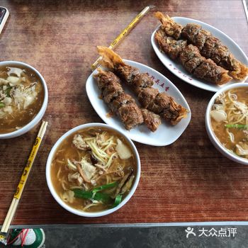 去龙海必吃的这家的五香卷和卤面