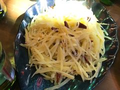 酸辣土豆丝-21点音乐餐吧(水悦城店)