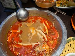 -叶芭蕉·铜锅酸汤牛肉(高铁吾悦店)