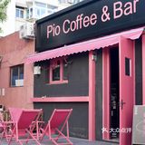 在明湖广场附近的咖啡店