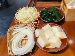 -黔有有贵州酸汤夺夺粉火锅(五味十字店)