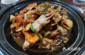 Flower Crab, Fresh Shrimp, and Chicken Stew