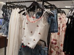 -URBAN REVIVO(上海中庚漫游城店)