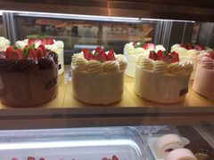 -花花卷卷·鲜食蛋糕(静安久光百货店)