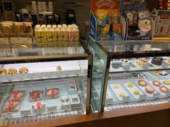 面包甜点陈列柜-光明悠焙(豫园店)